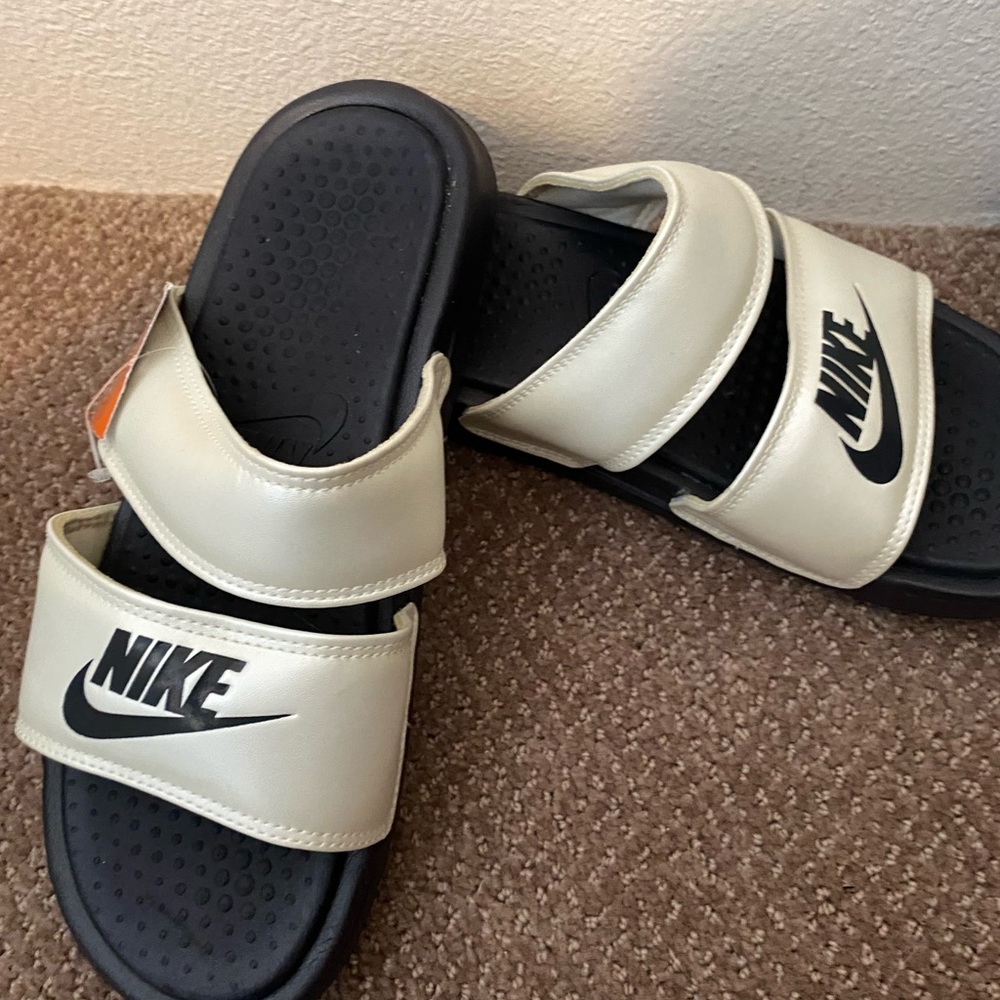 Nike double strap benassi slides new with tag size 8 women’s black and white